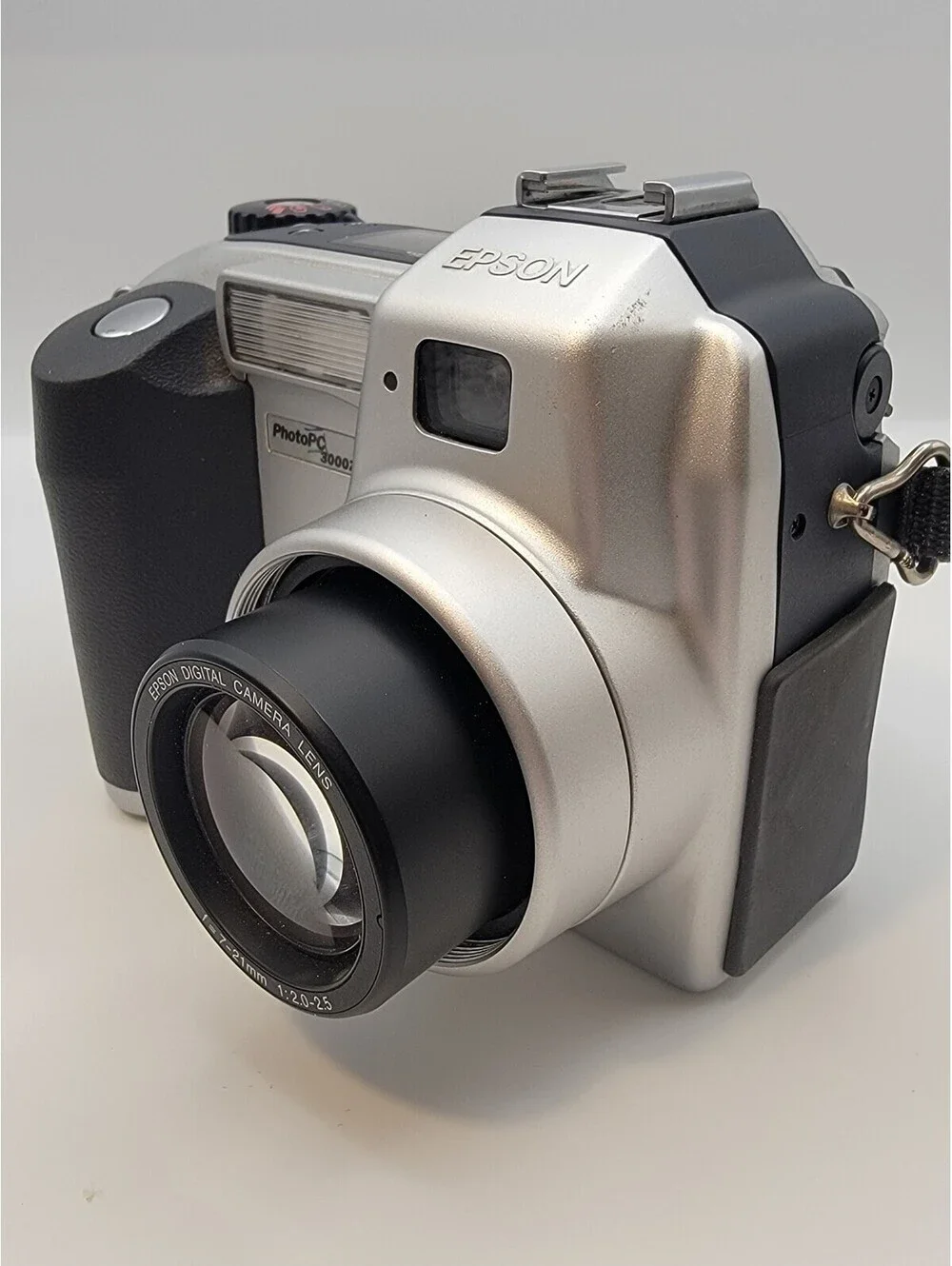 Vintage Epson Photo PC 3000Z Digital Camera  TESTED Works Fine.